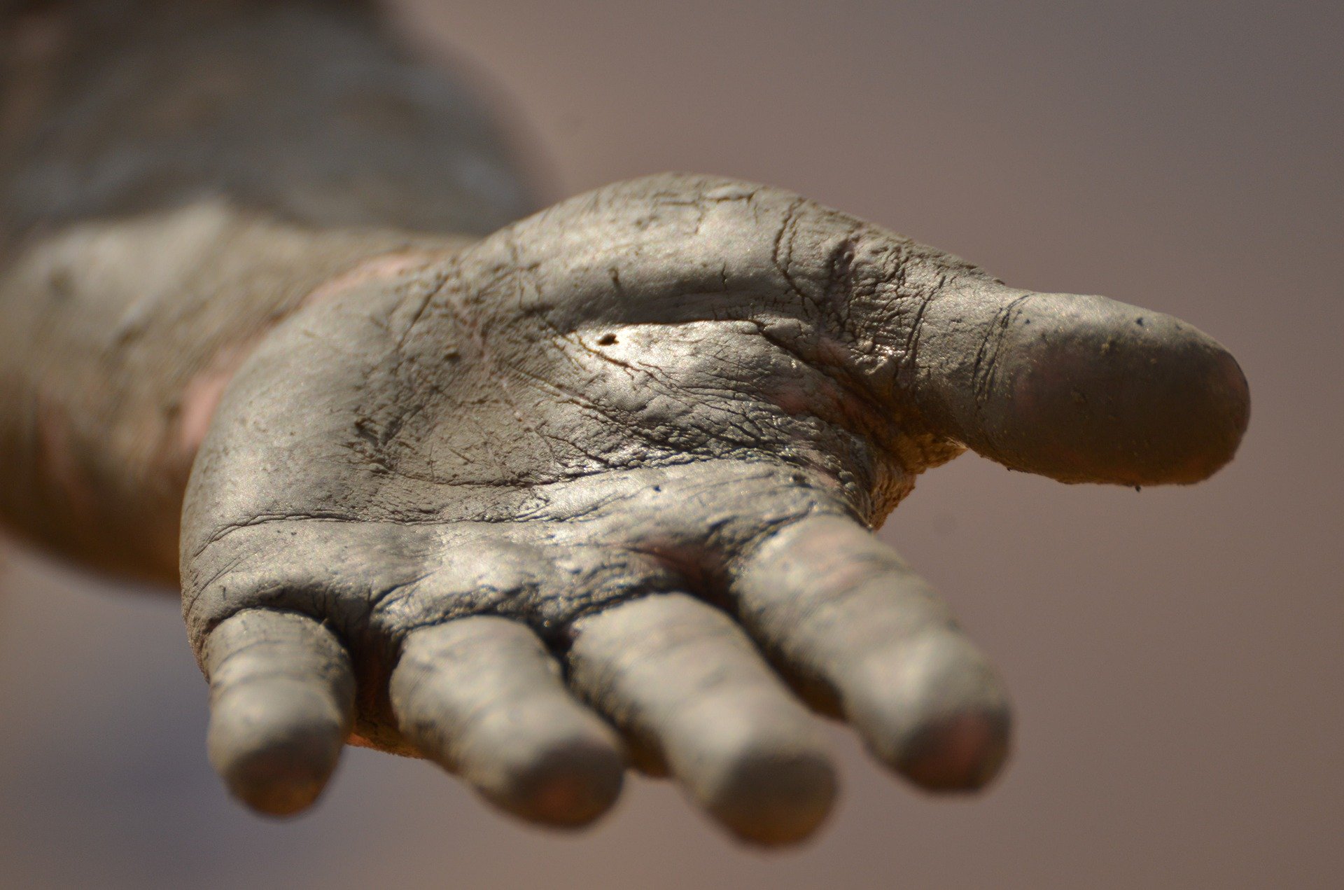 hand-1331323_1920